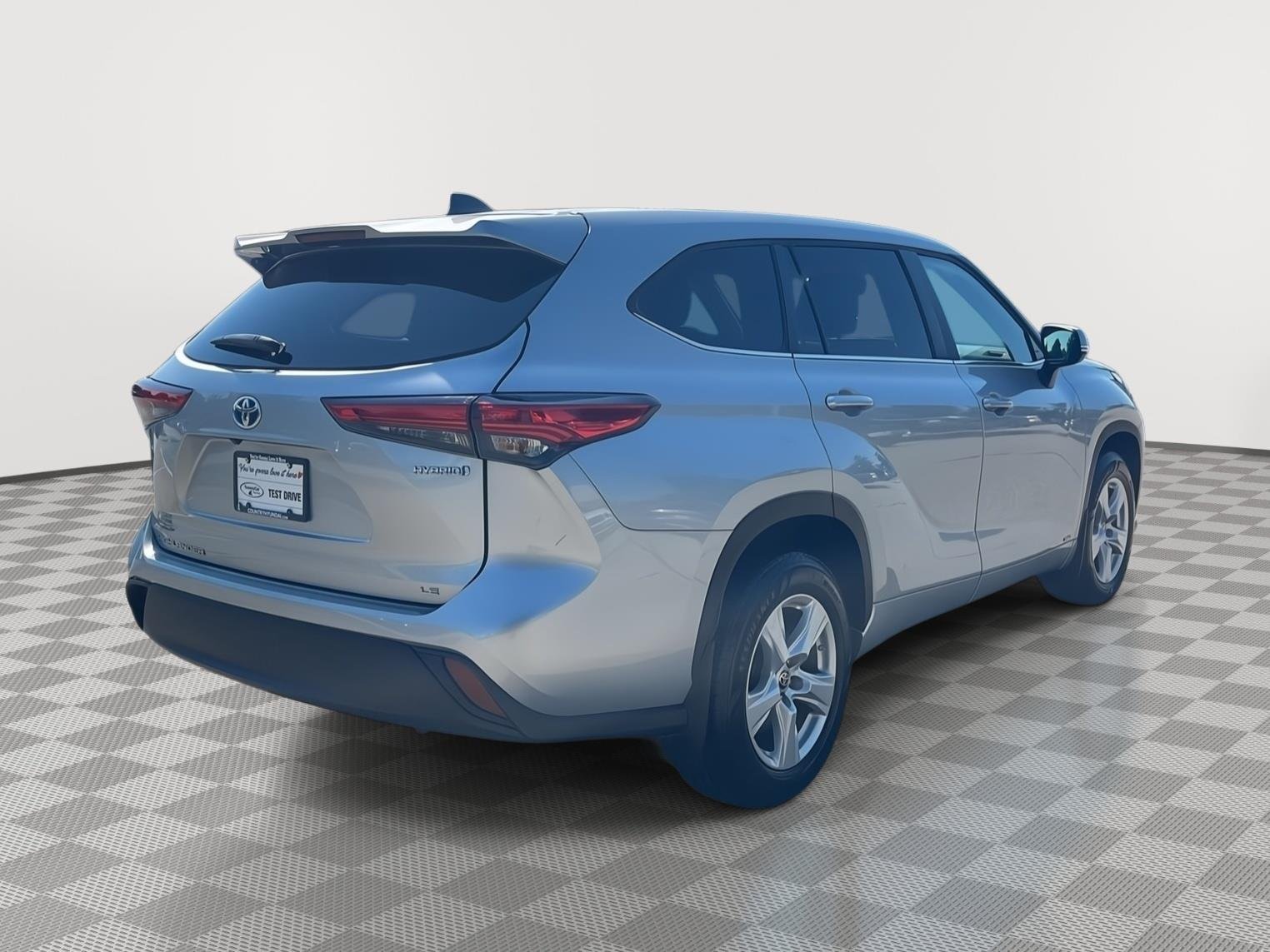 2023 Toyota Highlander LE - Photo 5