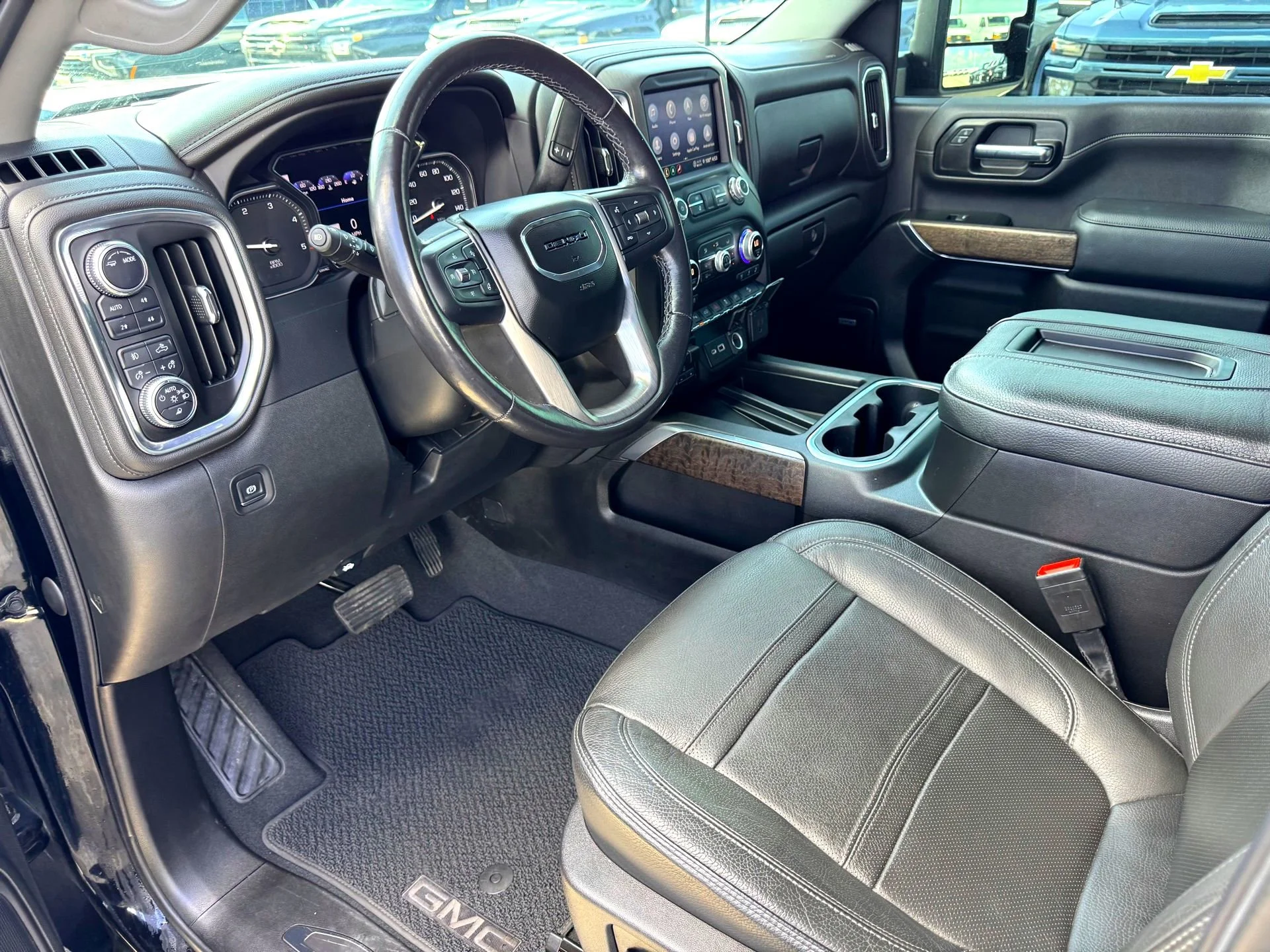 Used 2022 Onyx Black GMC Denali image 11