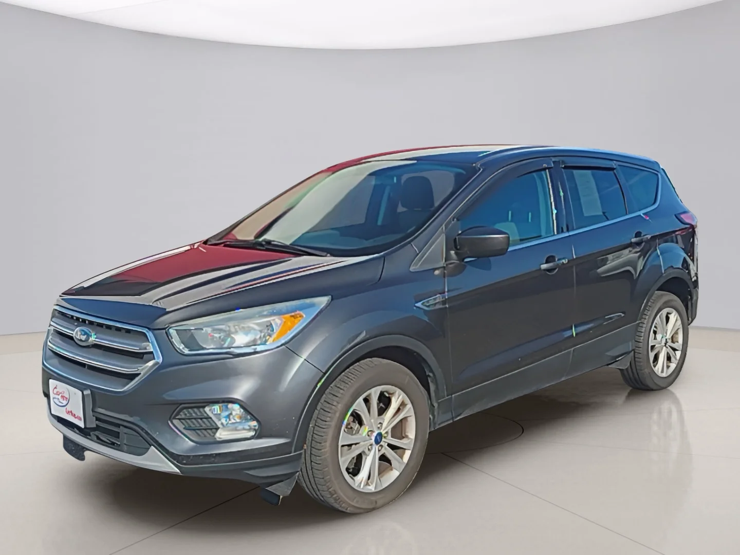 Used 2017 Gray Ford SE 4WD image 1