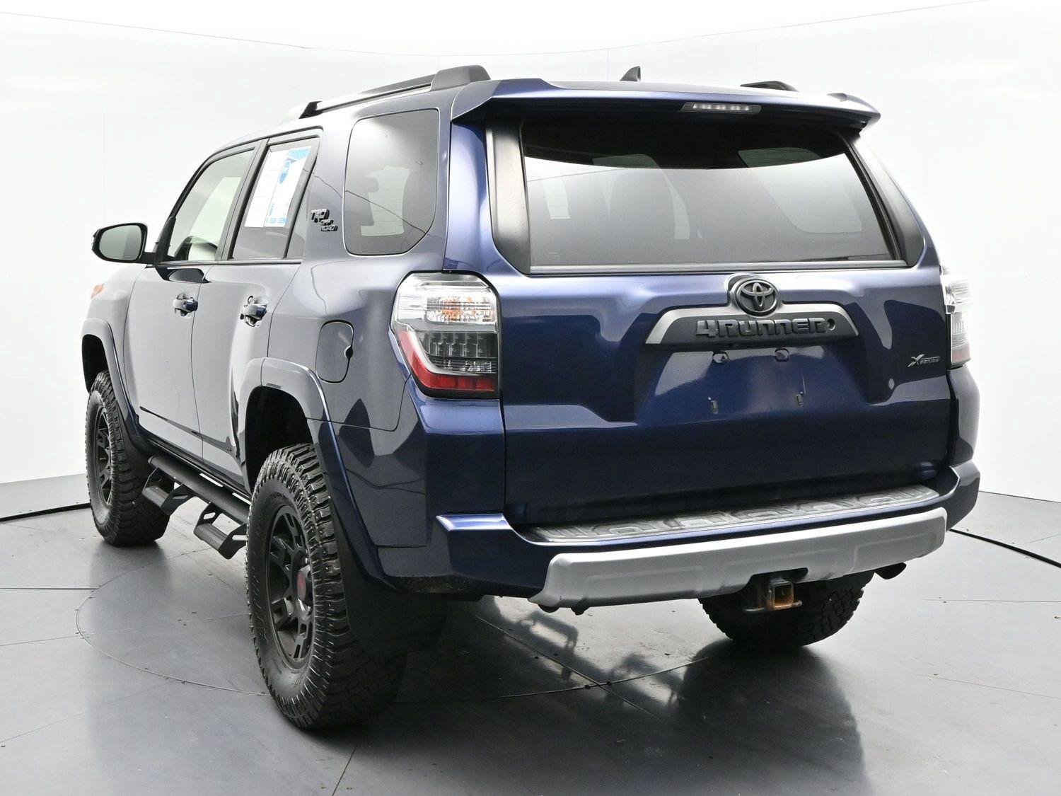 Used 2019 Nautical Blue Metallic Toyota SR5 image 5