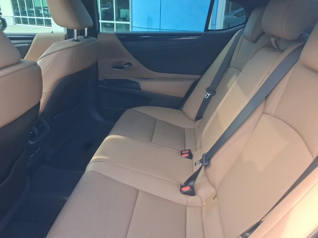 Used 2021 White Lexus 350 image 24