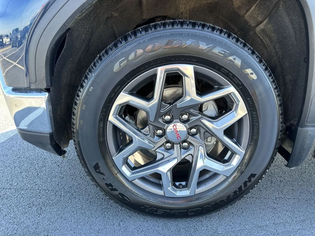 Used 2022 Blue GMC SLT image 16