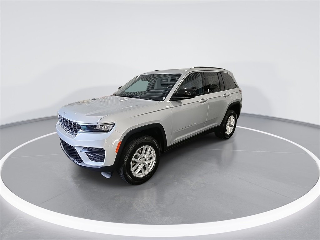 2025 Jeep Grand Cherokee Laredo X photo 4