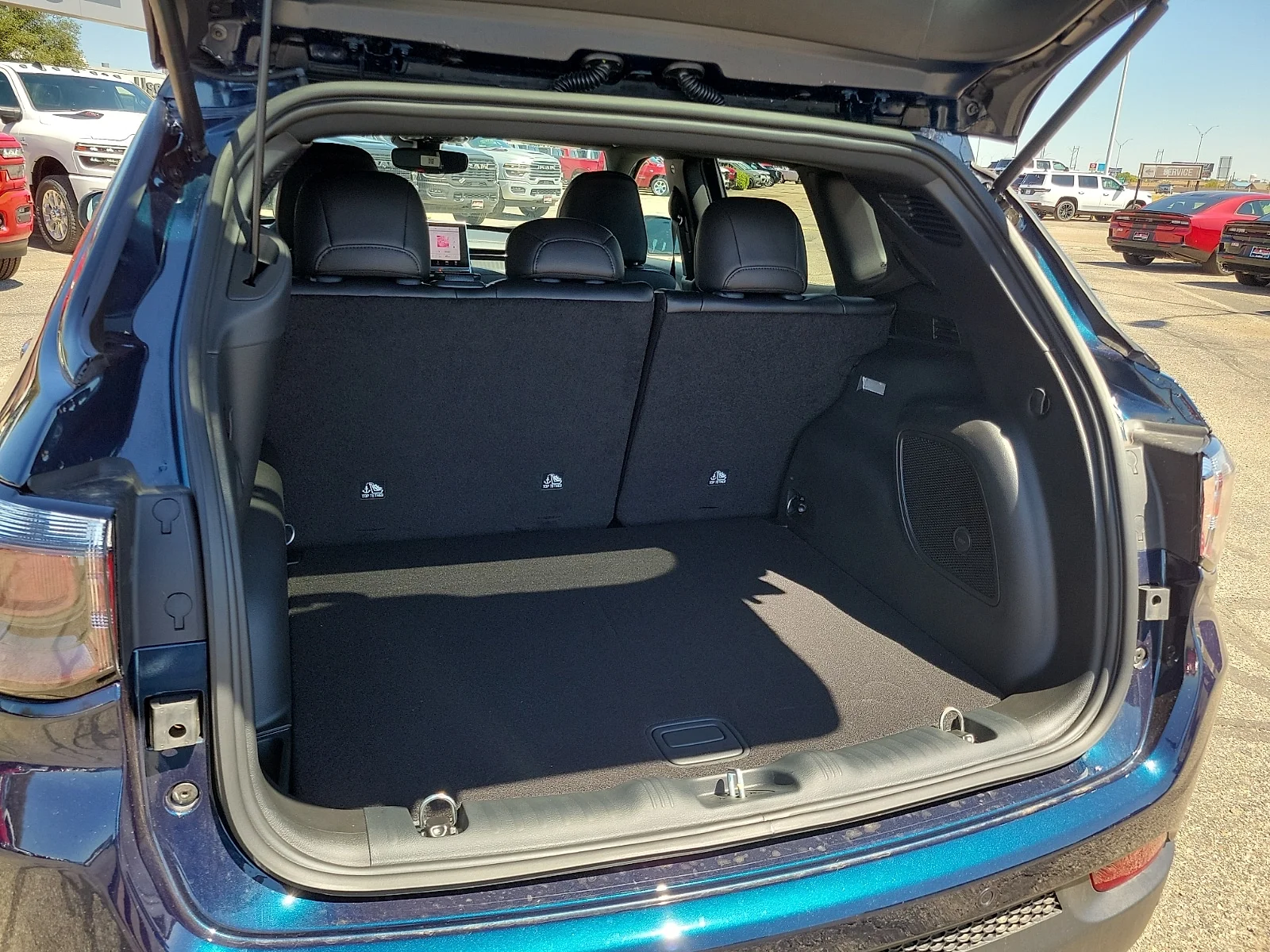 New 2026 Fathom Blue Pearl Coat Jeep TRAILHAWK 4X4 image 8