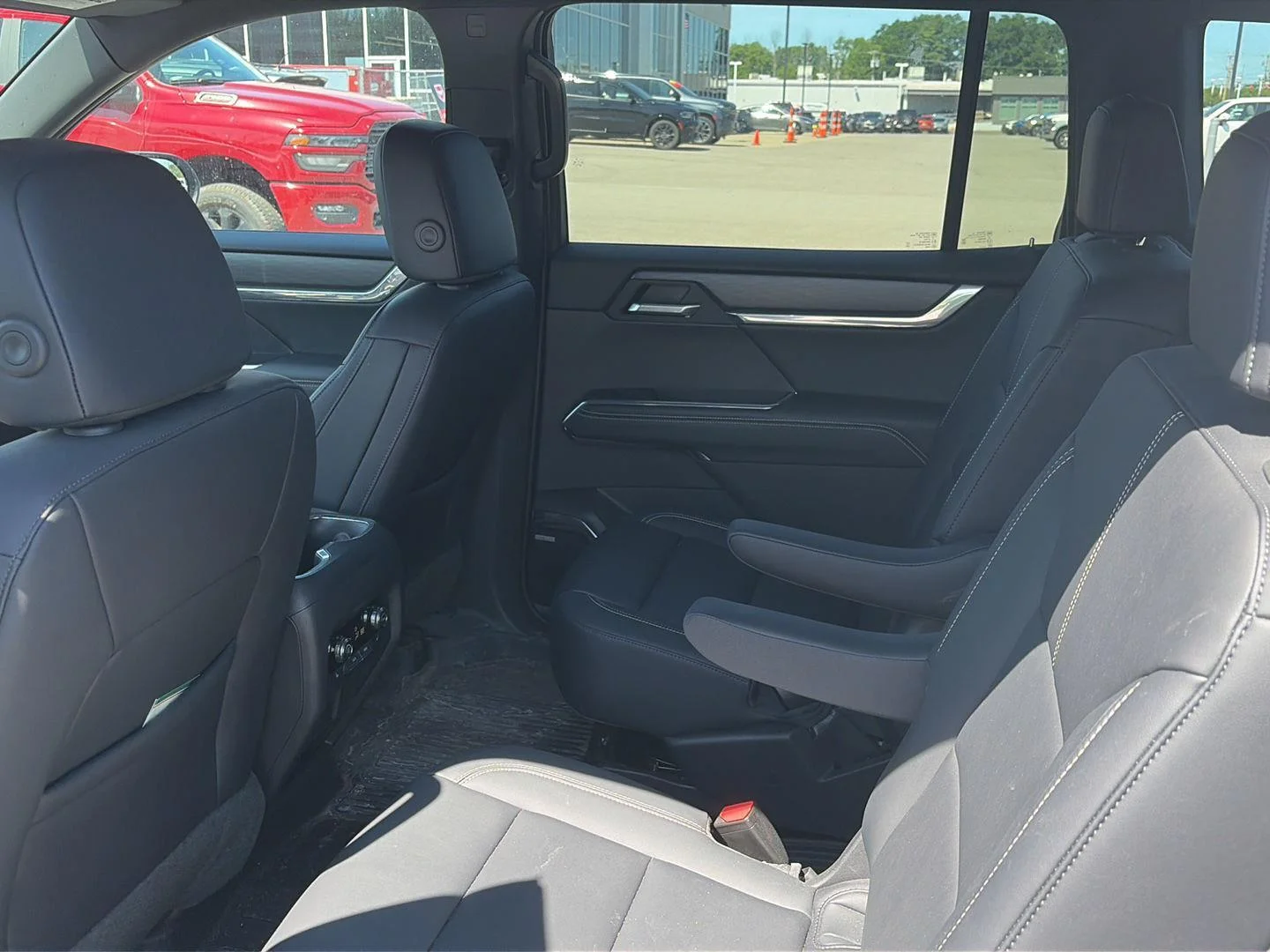 Used 2024 Summit White GMC AWD Elevation image 6
