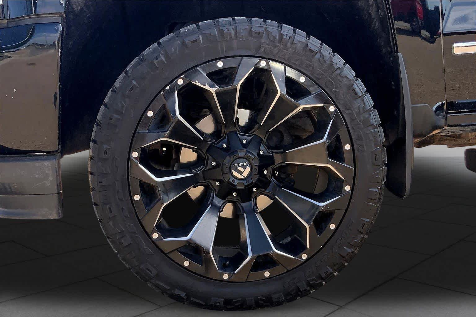 Certified Used 2018 Black Chevrolet High Country image 11