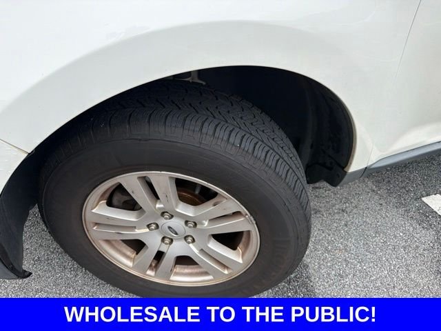 Used 2012 White Suede Ford SE image 2