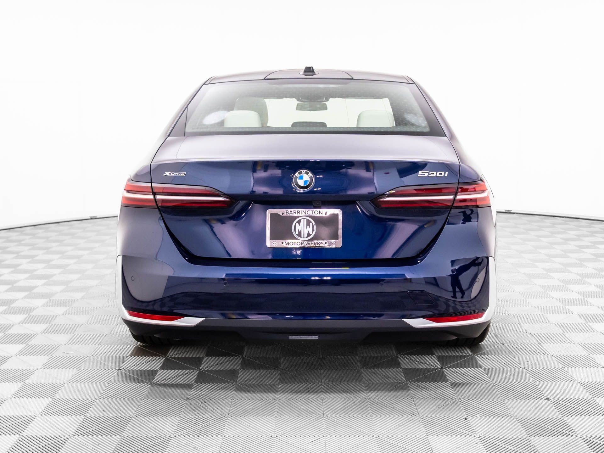 New 2026 Tanzanite Blue II Metallic BMW 530i xDrive image 5