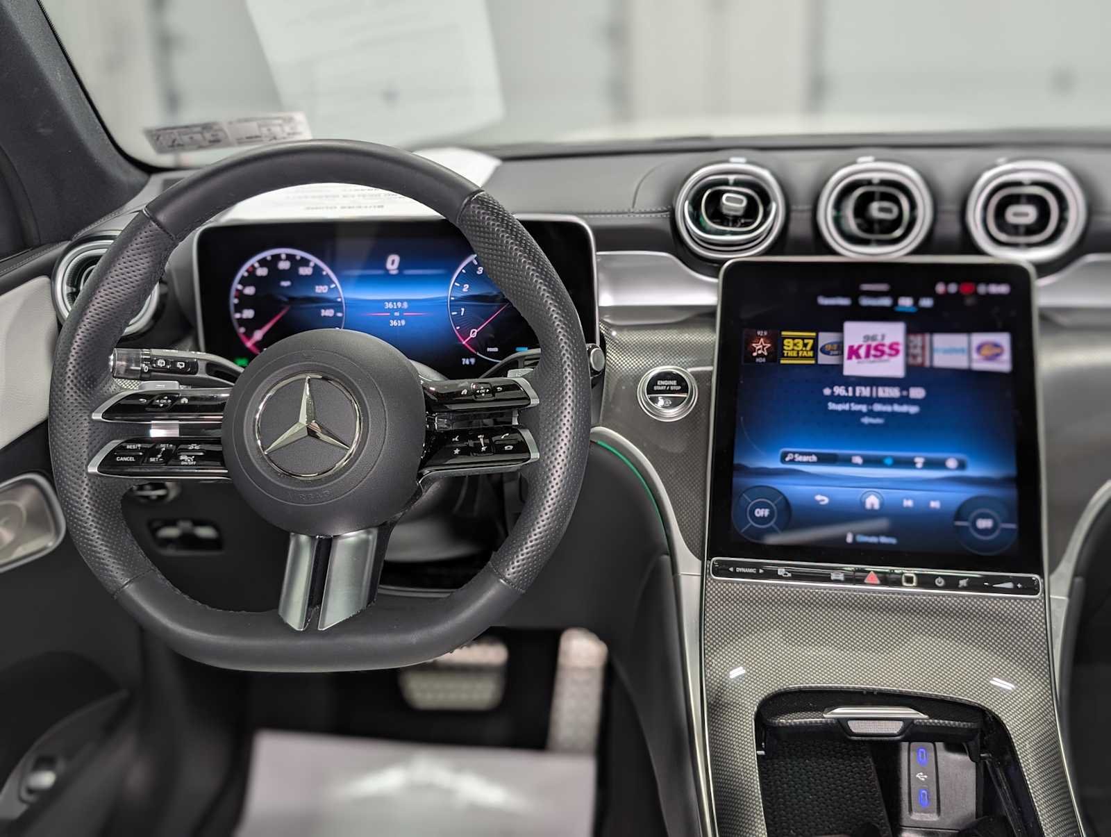 Used 2026 Polar White Mercedes-Benz GLC 300 image 5