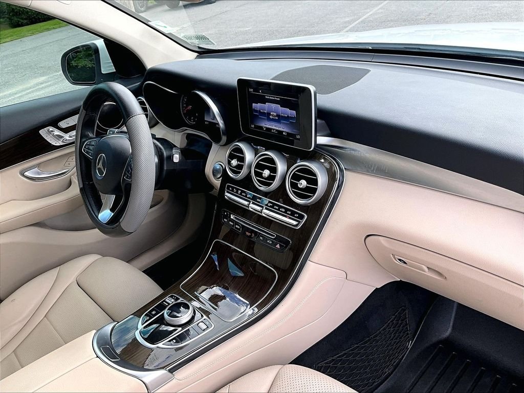 Used 2019 White Mercedes-Benz GLC 300 image 14