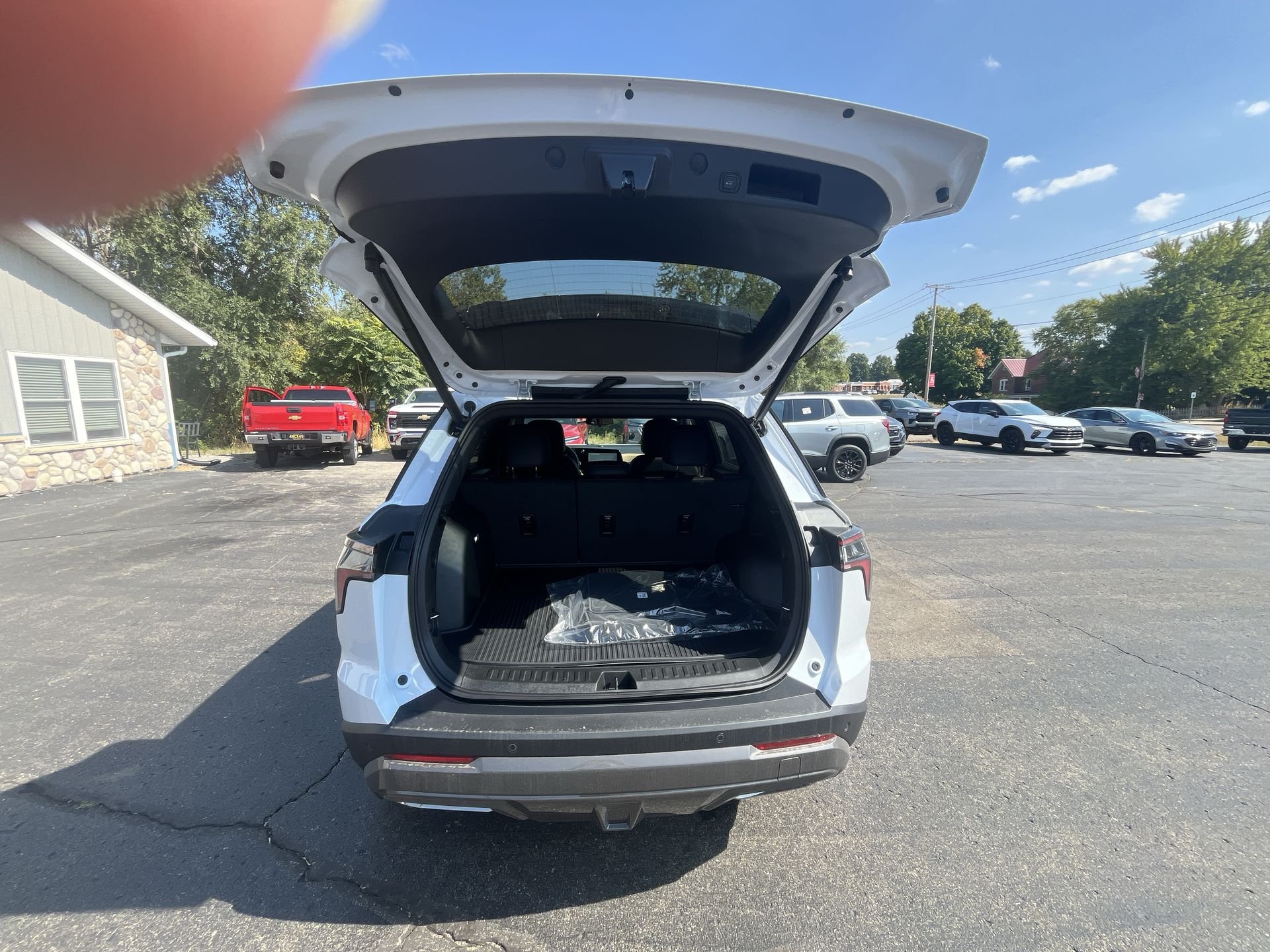 New 2026 Polar White Tricoat Chevrolet ACTIV image 51