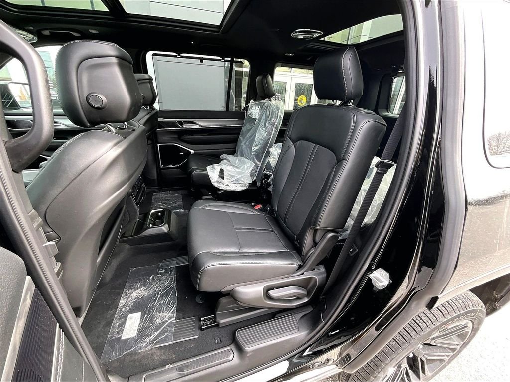 New 2026 High Gloss Black Jeep Limited Reserve image 15