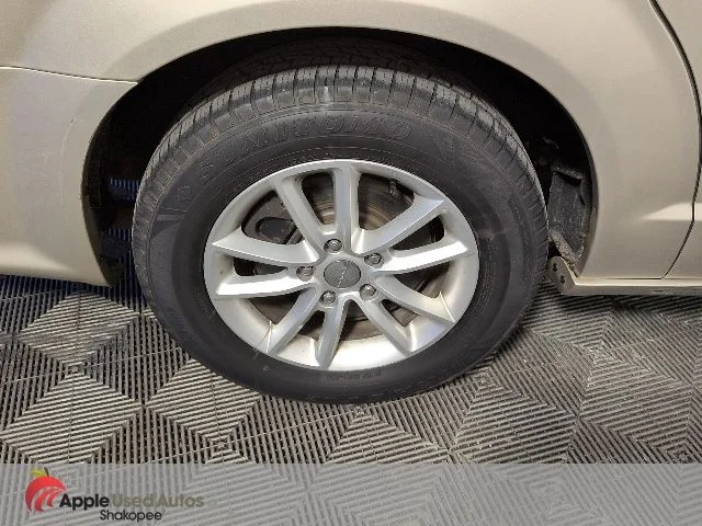 Used 2016 Beige Dodge SXT image 45