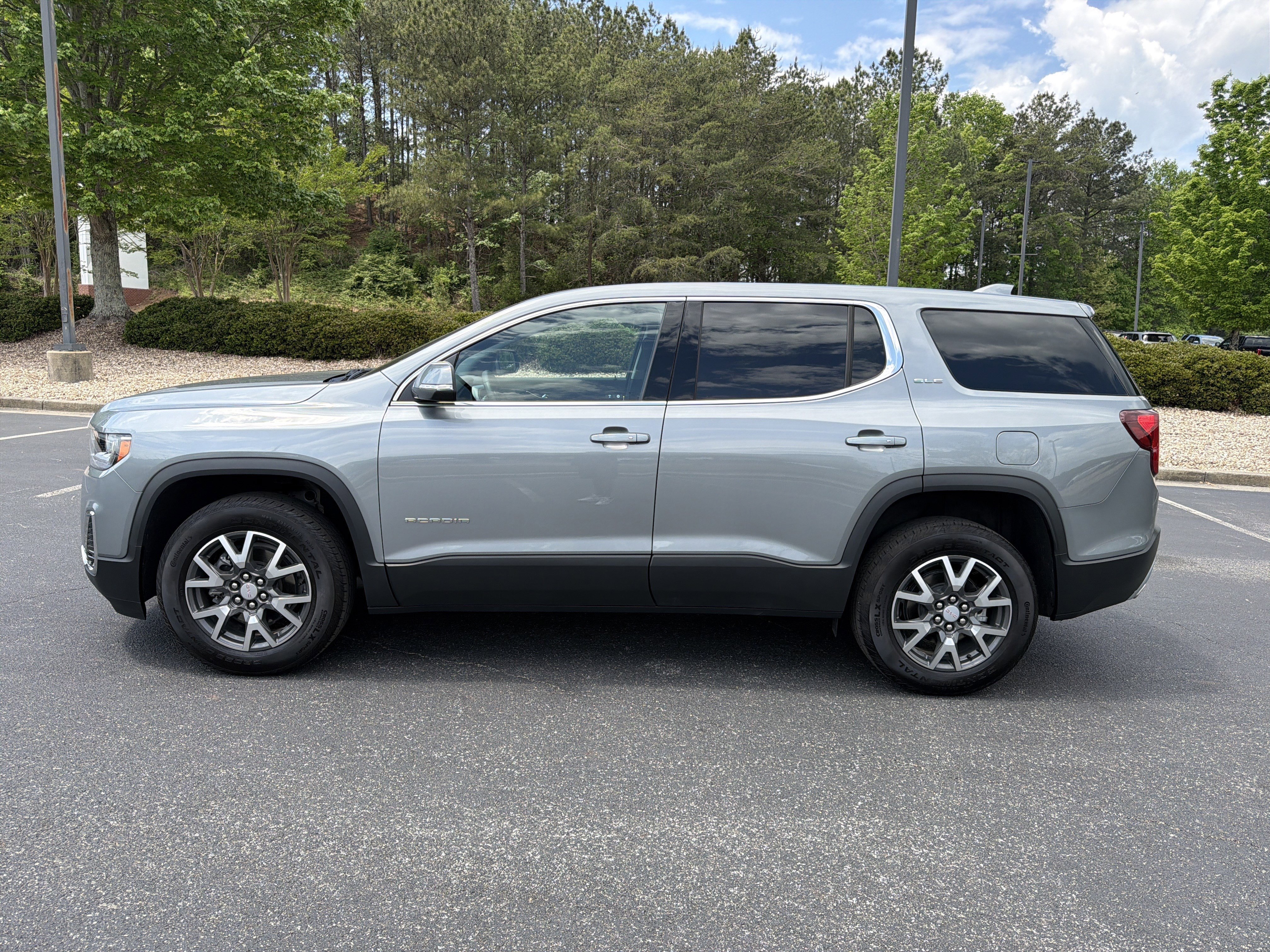 Used 2023 Sterling Metallic GMC SLE image 8