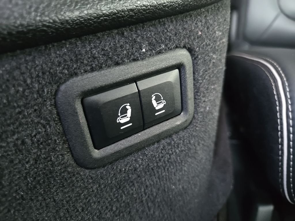 Used 2024 White/off-white Jeep Series II image 111
