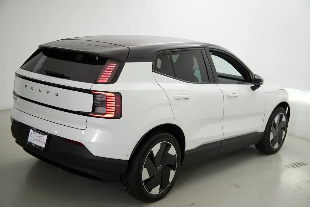 New 2026 Crystal White Volvo Ultra image 9