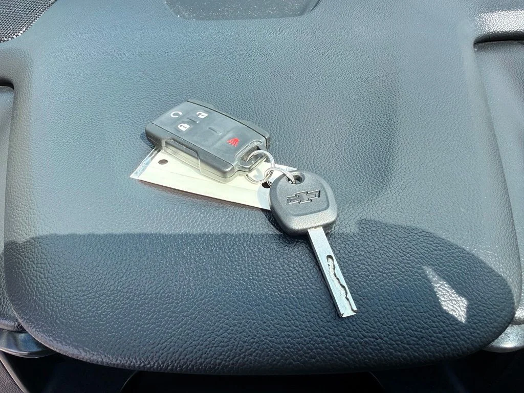 Used 2021 White Chevrolet LT image 10