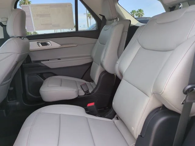 New 2026 Star White Metallic Tri-Coat Ford Active image 14
