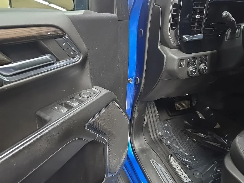 Used 2024 Blue Chevrolet LT image 27