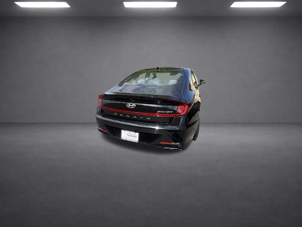 Used 2020 Black Hyundai Limited image 17