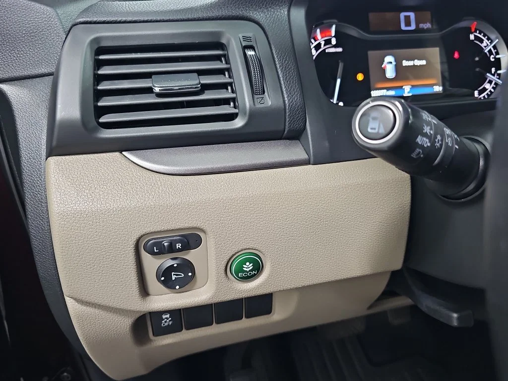 Used 2016  Honda EX-L image 28