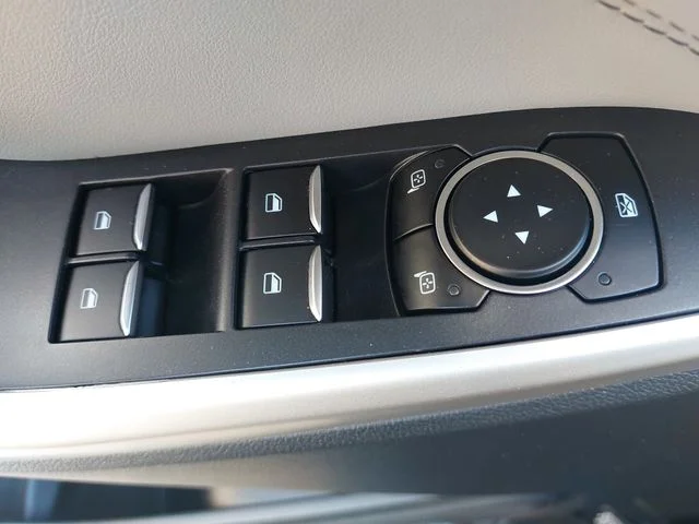 Used 2022 Gray Ford XLT image 27