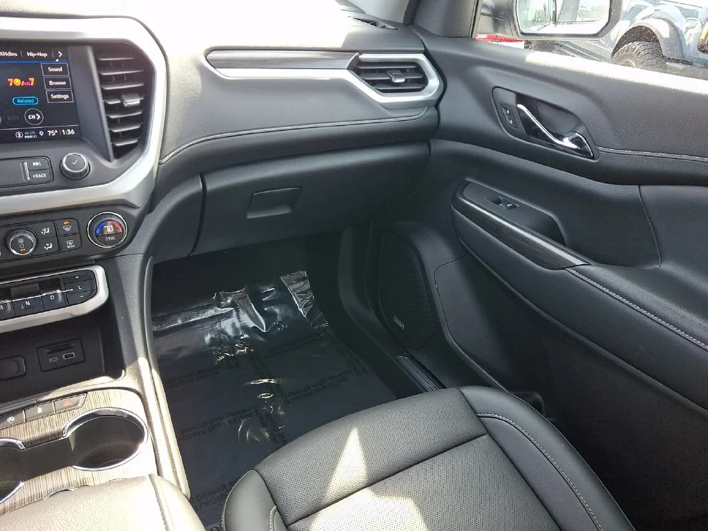 Used 2023 SUMMIT WHITE GMC SLT image 17
