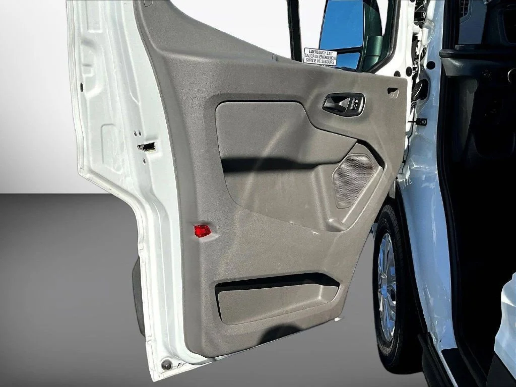 Used 2024 Oxford White Ford XLT image 22