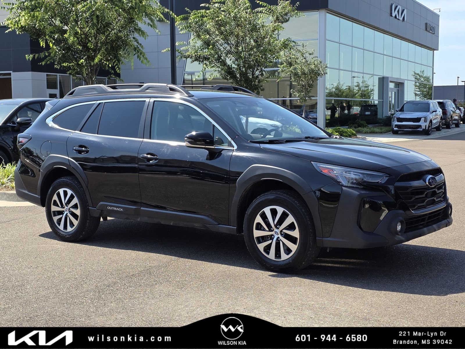2024 Subaru Outback Premium's photo