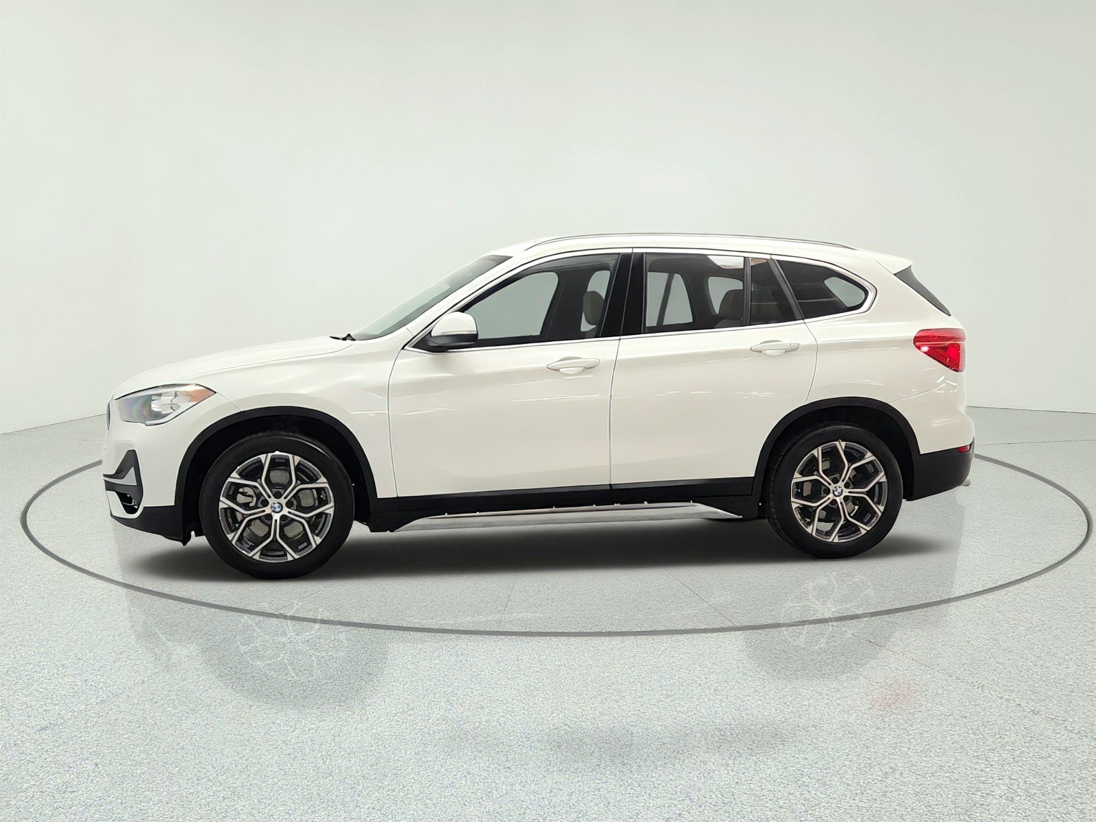 Used 2021 Alpine White BMW xDrive28i Sports Activity Vehicle image 8