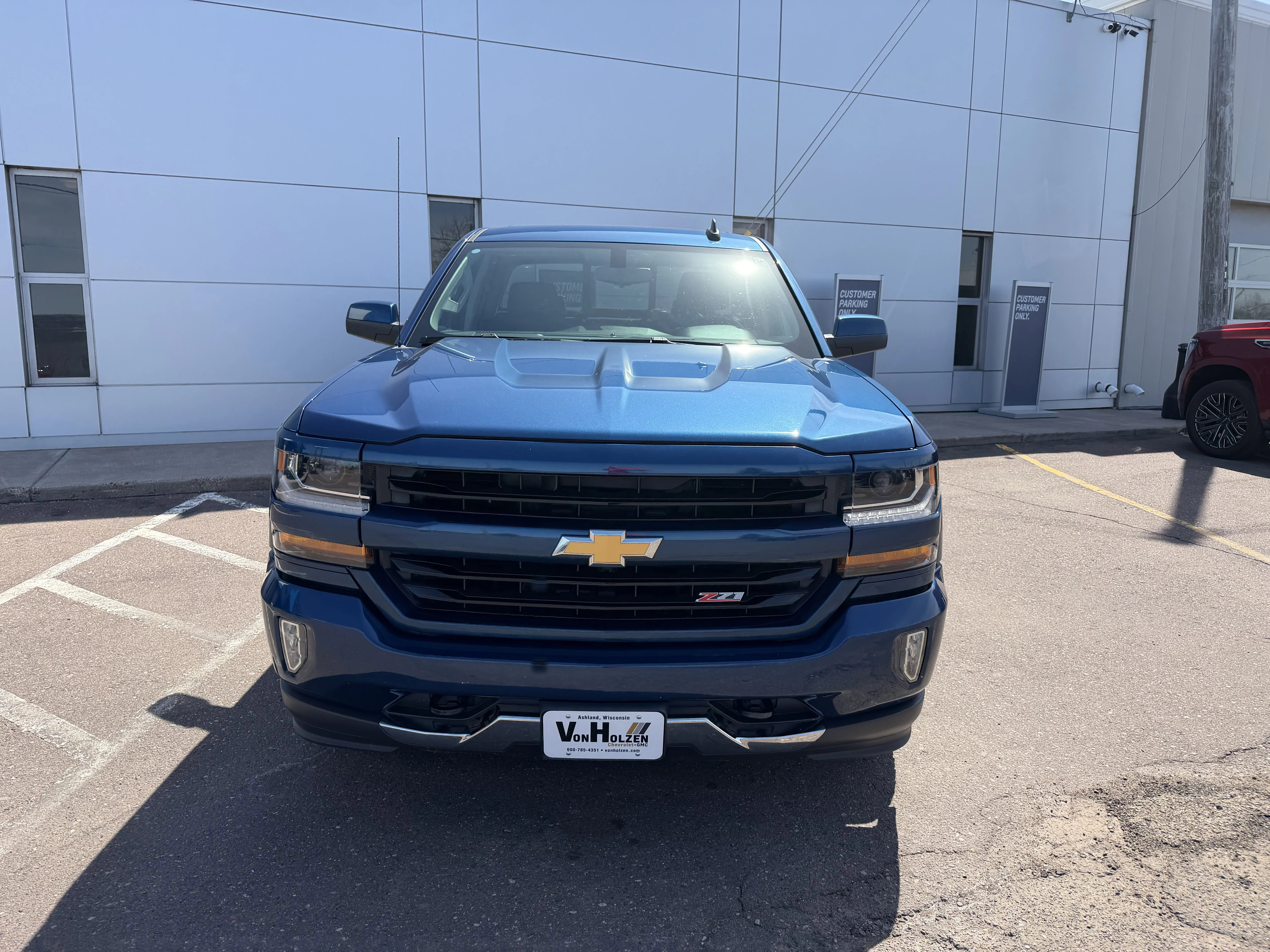 Used 2017 Chevrolet Silverado 1500 LT Z71 with VIN 1GCVKREC5HZ333986 for sale in Ashland, WI