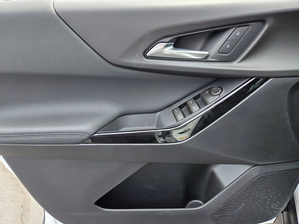 2026 Chevrolet Equinox LT - Photo 9