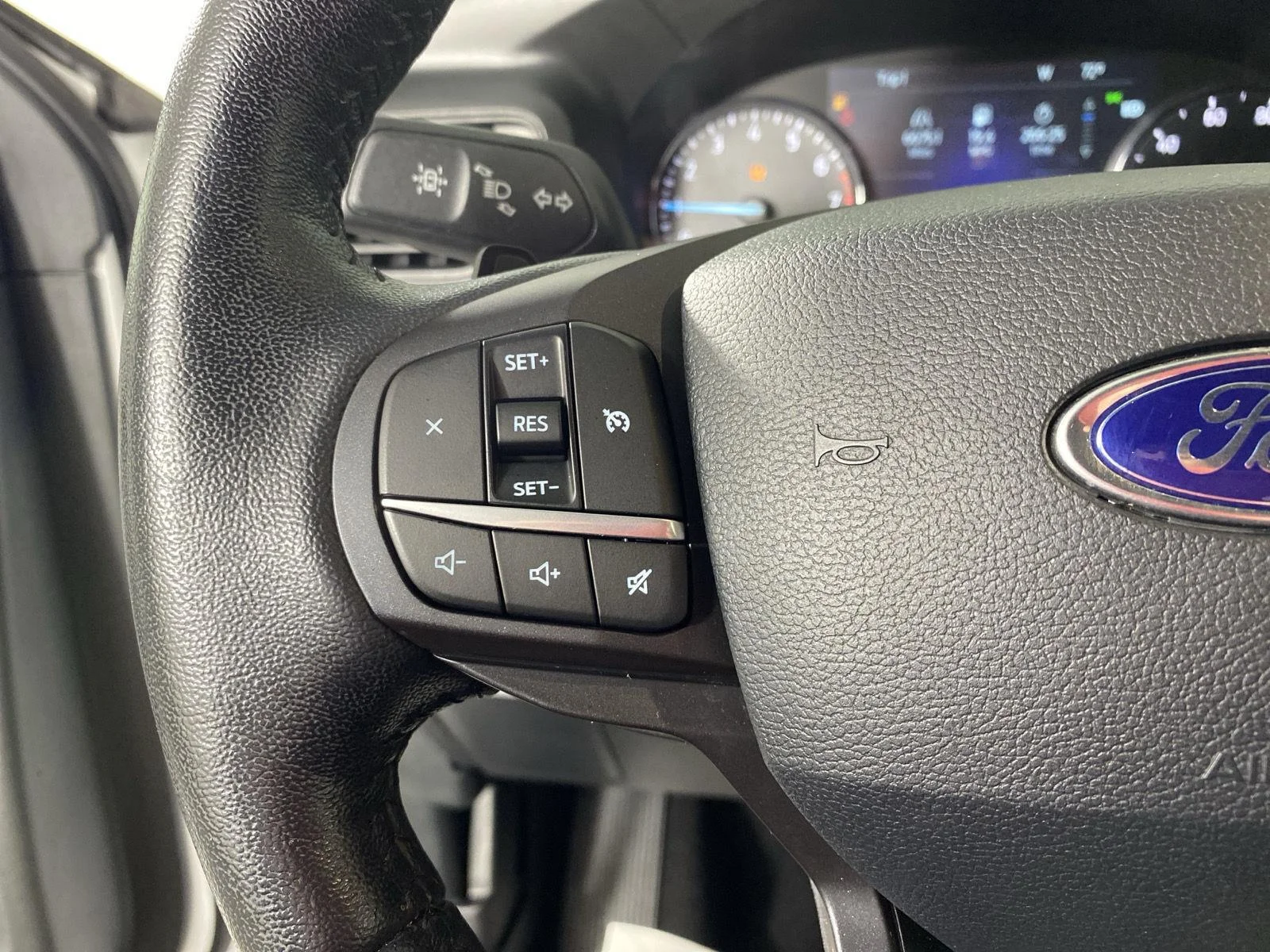 Used 2020 Oxford White Ford XLT image 21