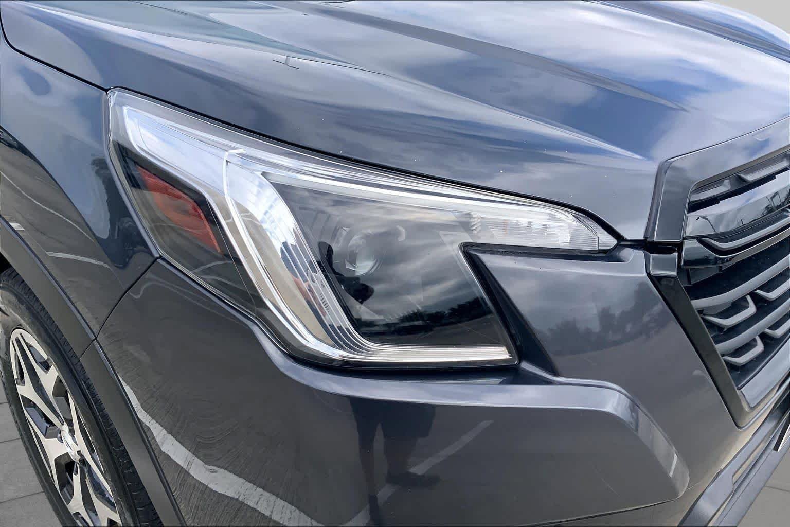 Used 2022 Magnetite Gray Metallic Subaru Premium image 27