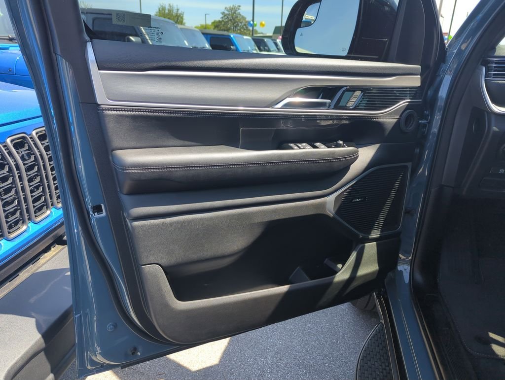 New 2026 Steel Blue Exterior Paint Jeep Limited Altitude image 18