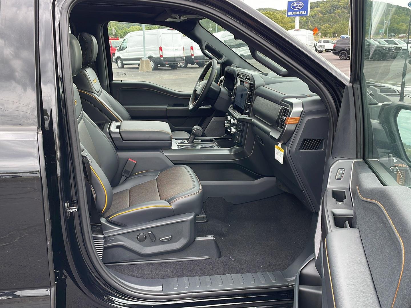 New 2026 Agate Black Metallic Ford Tremor® image 30