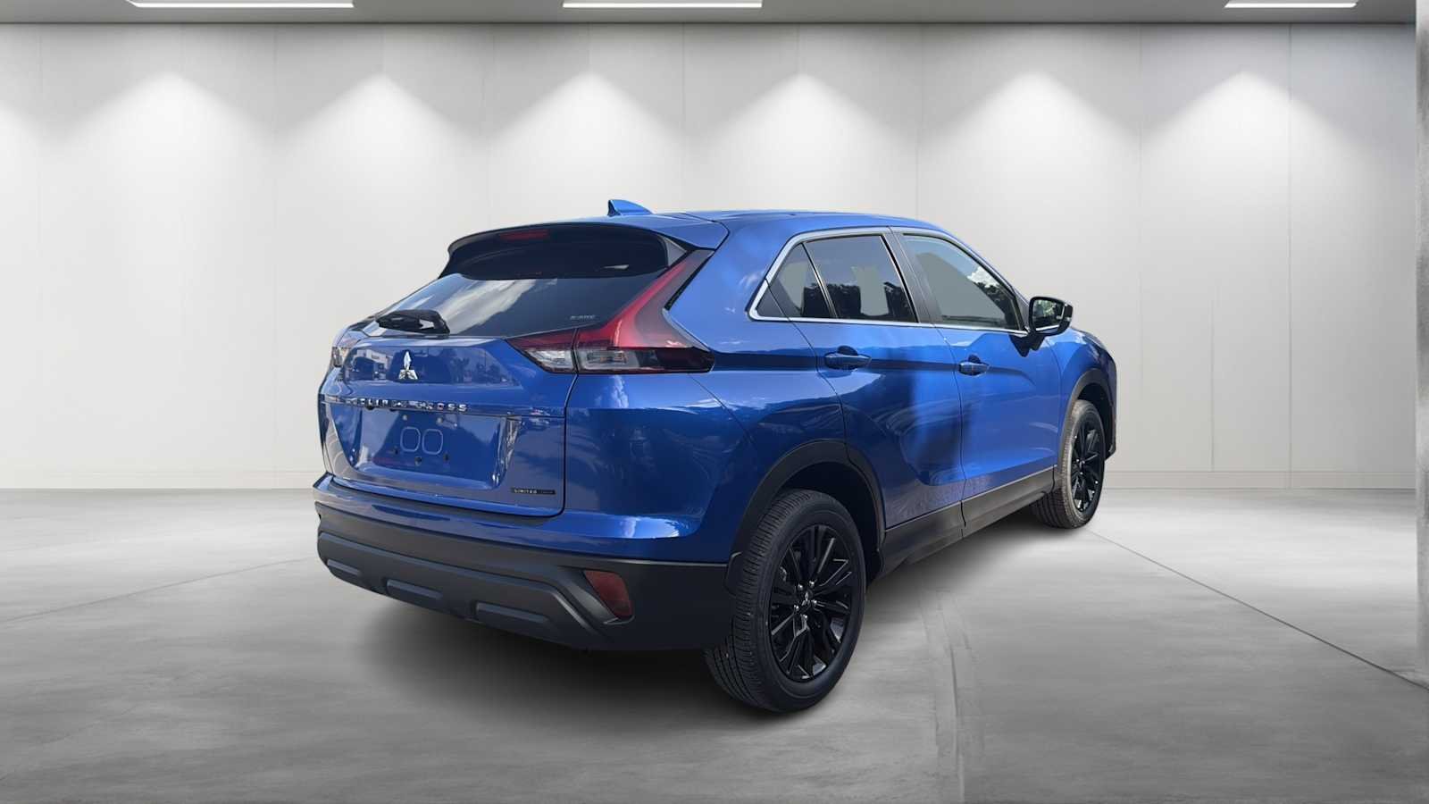 New 2026 Lightning Blue Metallic Mitsubishi LE 1.5T S-AWC image 7