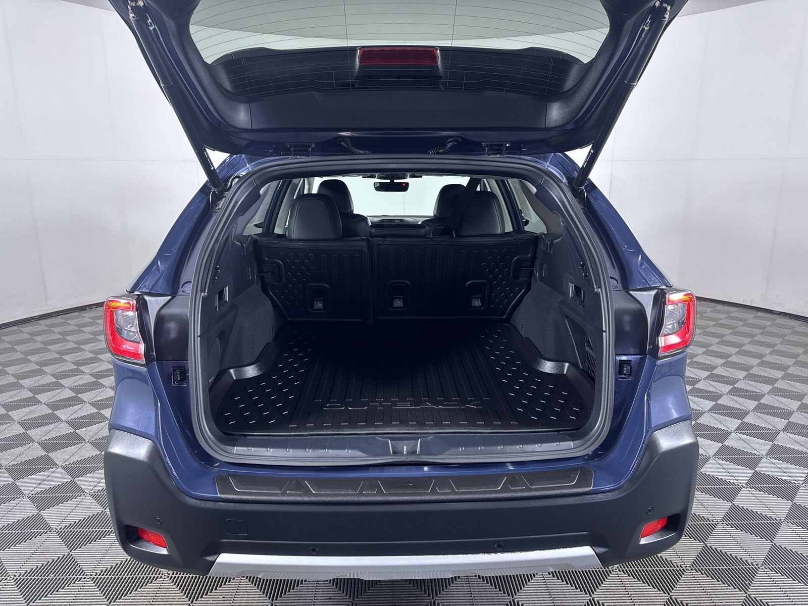 2025 Subaru Outback Limited - Photo 25