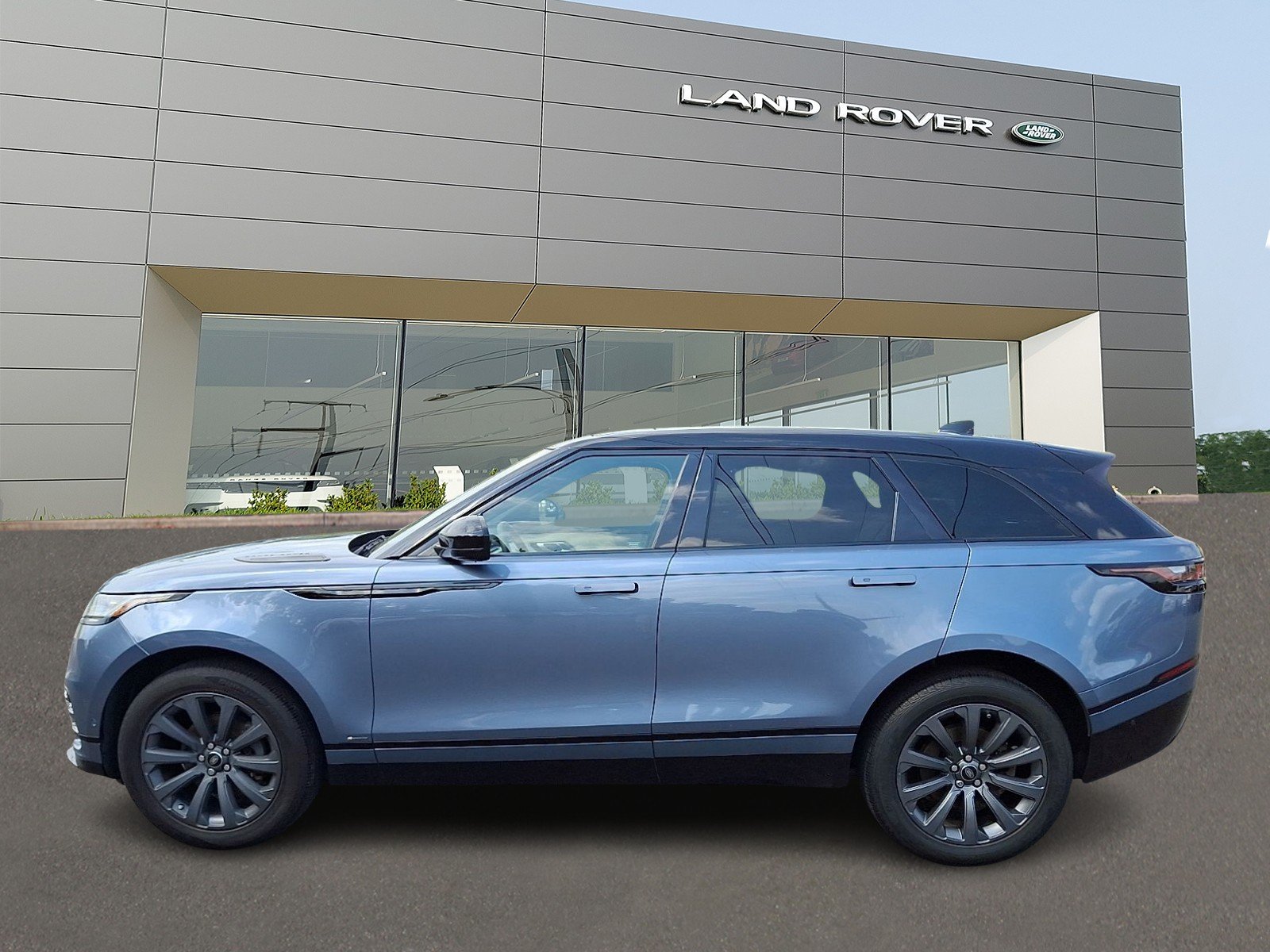 Used 2019 Byron Blue Metallic - 1CK Land Rover P250 R-Dynamic SE image 6