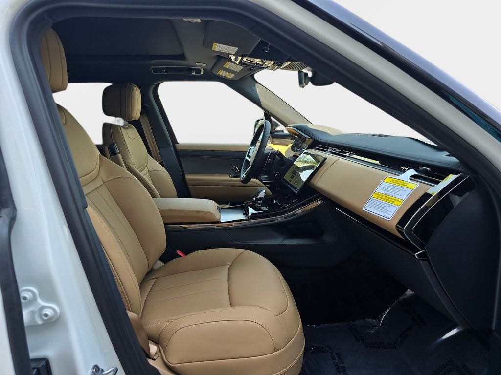 New 2026 Fuji White LAND ROVER SE image 10