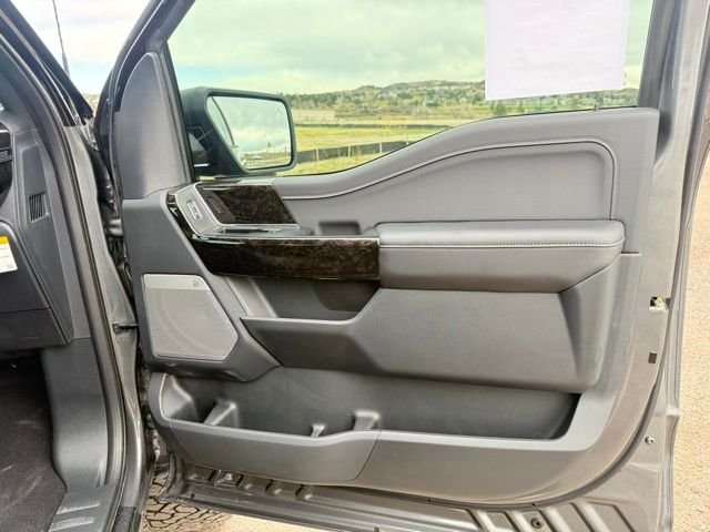 New 2026 Carbonized Gray Metallic Ford XLT image 20