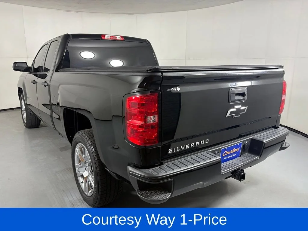 Used 2018 BLACK Chevrolet Custom image 8