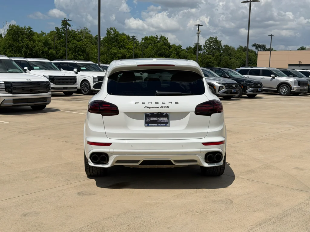 Used 2017  Porsche GTS image 5