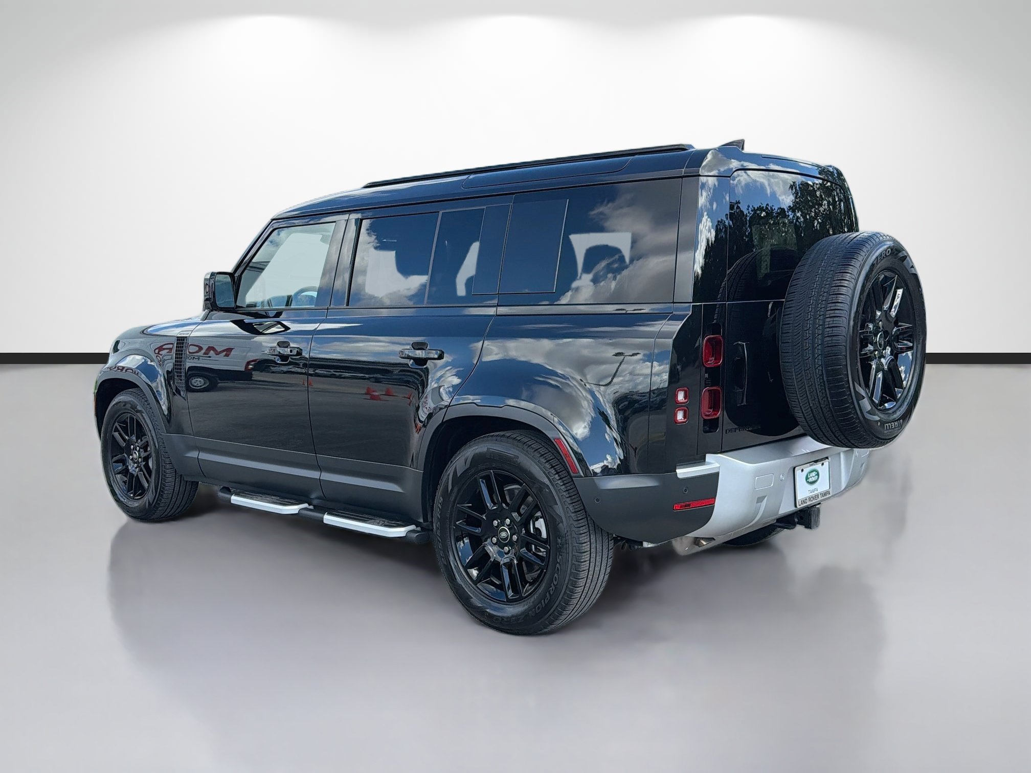 Certified Used 2025 Santorini Black Metallic Land Rover S image 3