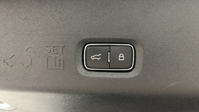 Used 2025 Gray Metallic Ford Tremor image 31