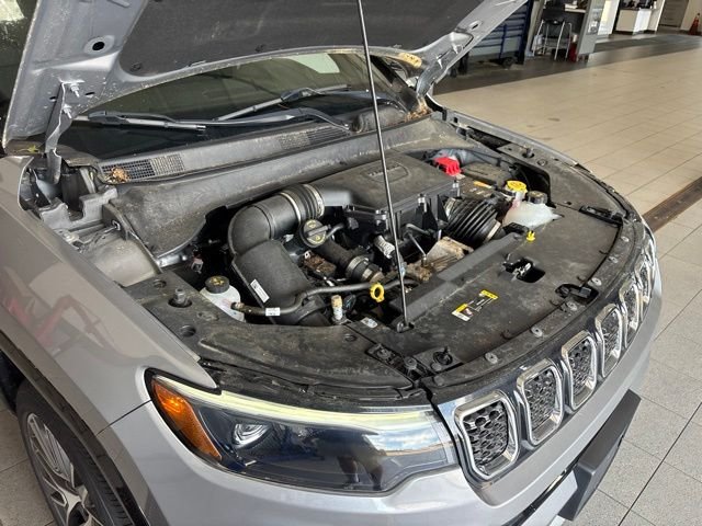Used 2023 Silver Jeep Limited image 18