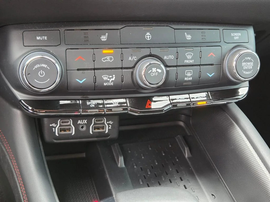 Used 2025 Red Dodge R/T image 33