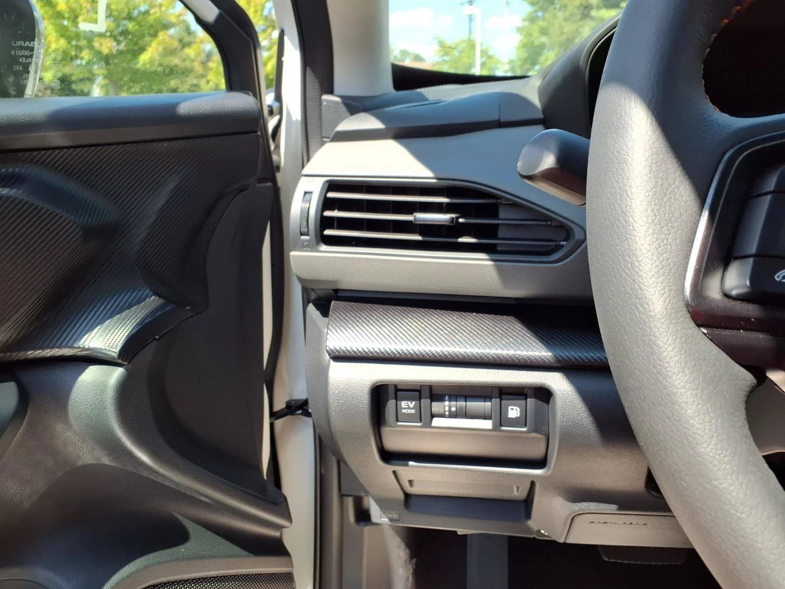 New 2026 CRYSTAL WHITE PEARL Subaru Limited Hybrid image 12