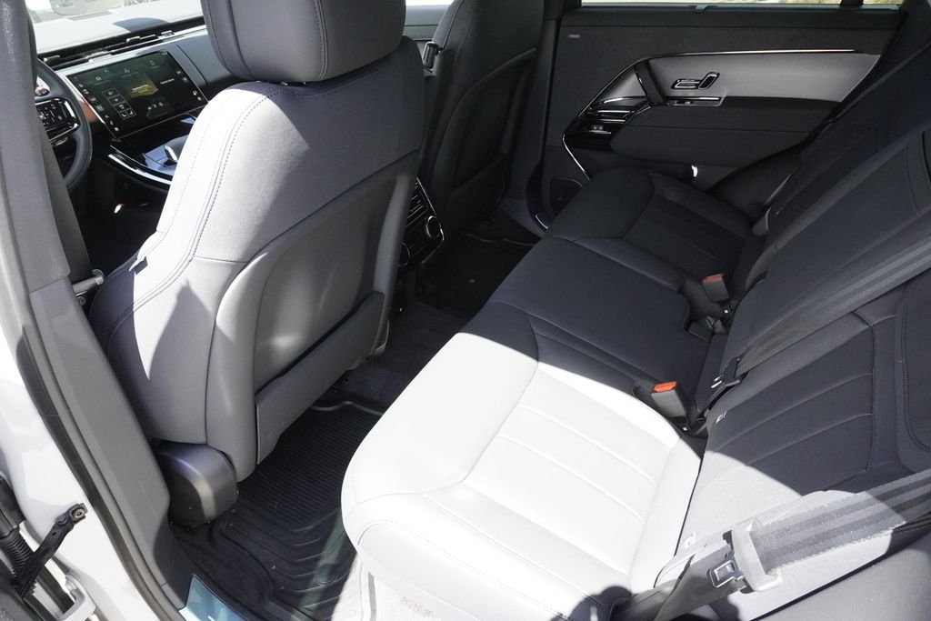 New 2026 Borasco Grey Land Rover Dynamic SE image 29