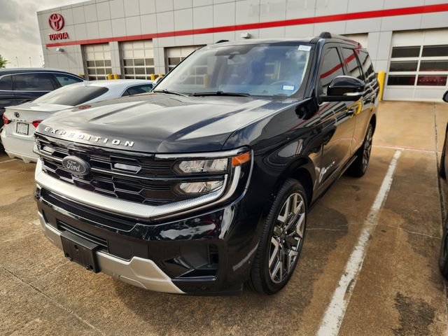 Used 2025 Black Ford Platinum image 3